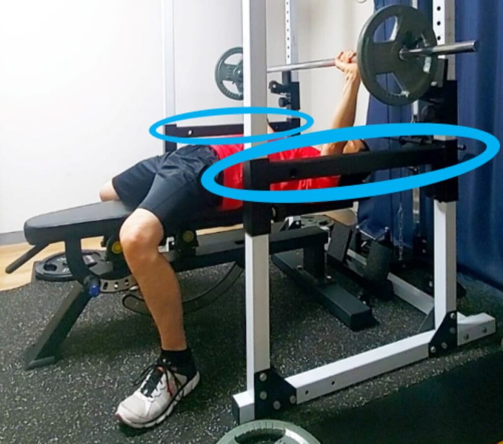 ベンチプレスでセーフティバーの高さが合わない場合の設定方法！